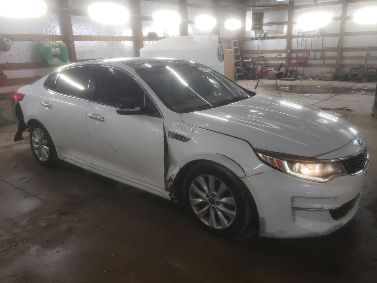 VIN 5XXGU4L3XGG012147 2016 KIA OPTIMA no.4