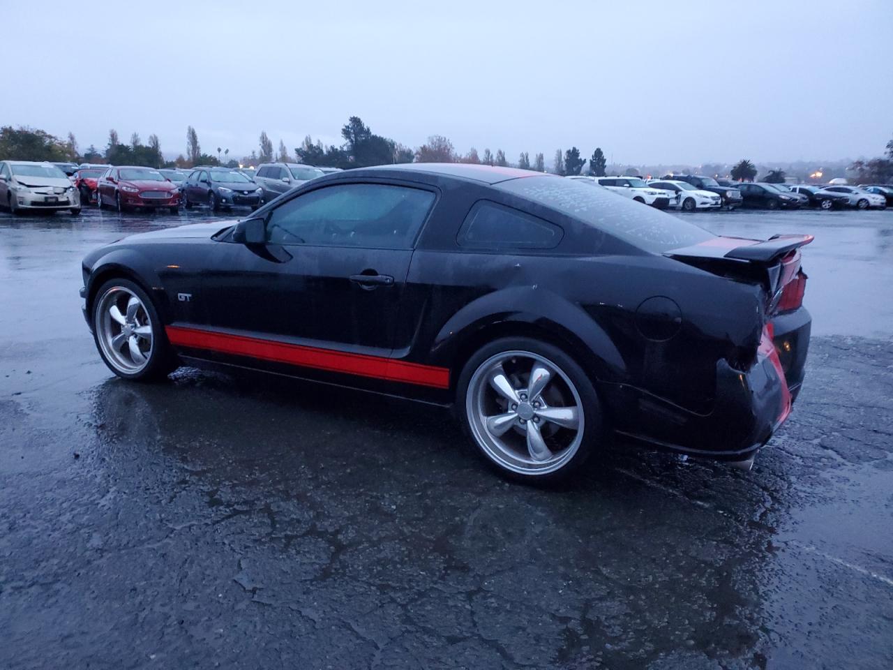 2006 Ford Mustang - Image 2