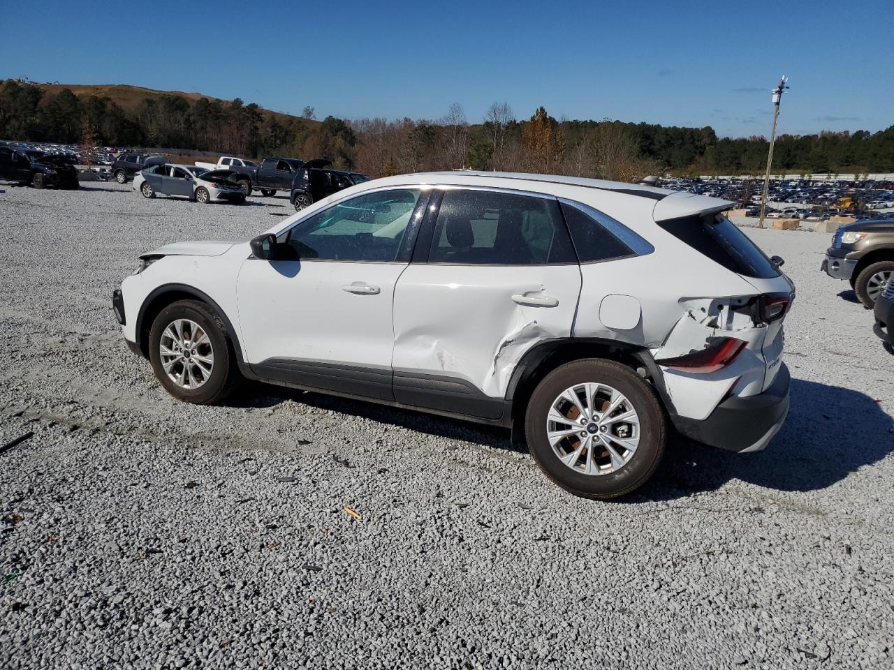 2023 Ford Escape - Image 2