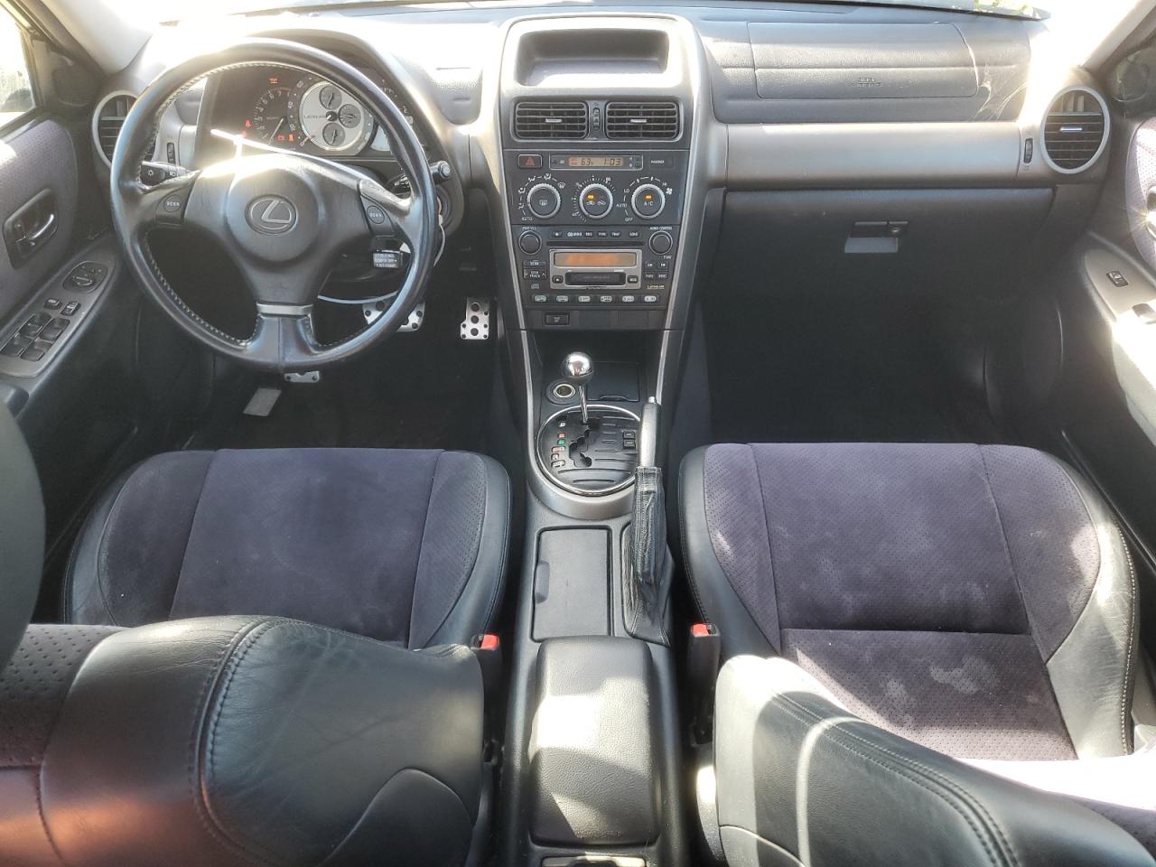 2001 Lexus IS - Image 8