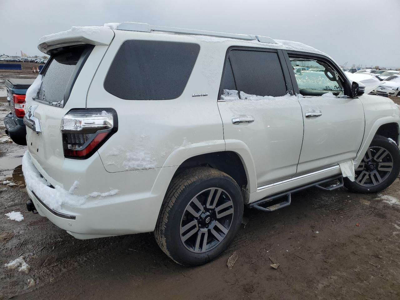 VIN JTEBU5JR3K5717257 2019 TOYOTA 4RUNNER no.3