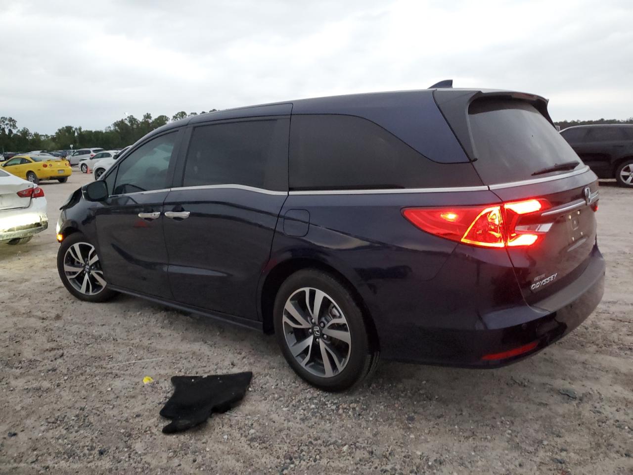 VIN 5FNRL6H80PB059847 2023 HONDA ODYSSEY no.2