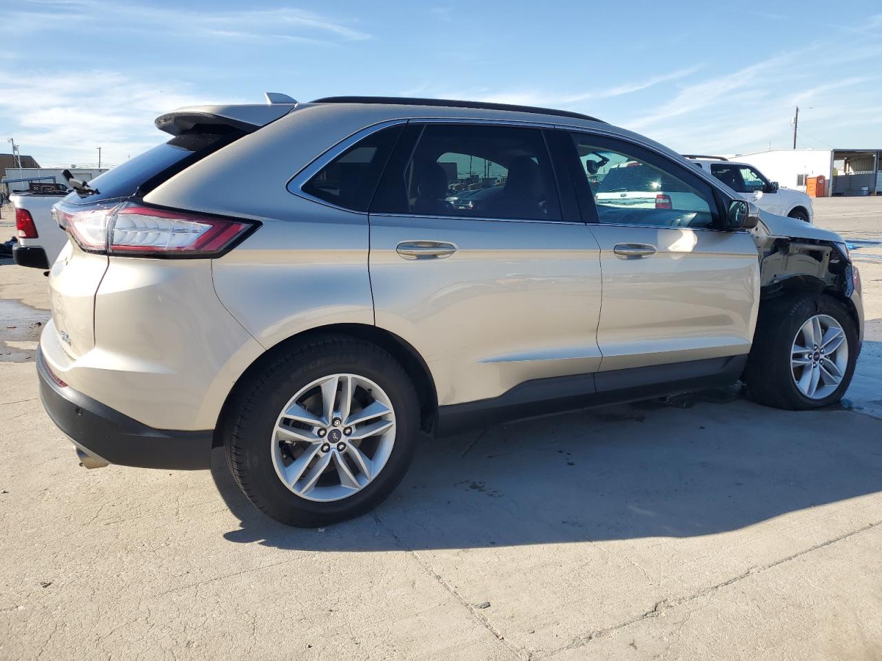 VIN 2FMPK3J9XJBB38499 2018 FORD EDGE no.3