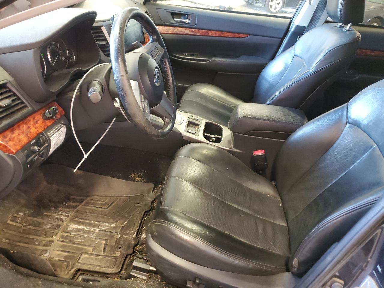 2011 Subaru Outback - Image 7