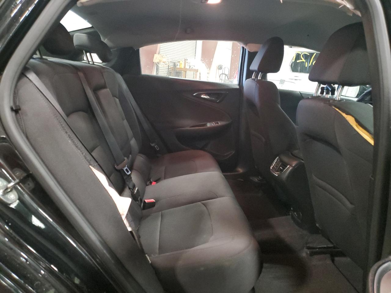 2017 Chevrolet Malibu - Image 10