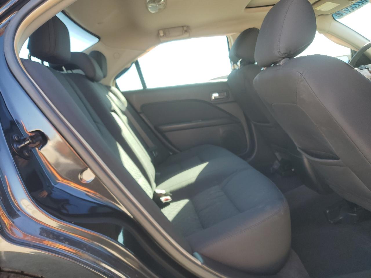 2012 Ford Fusion - Image 11