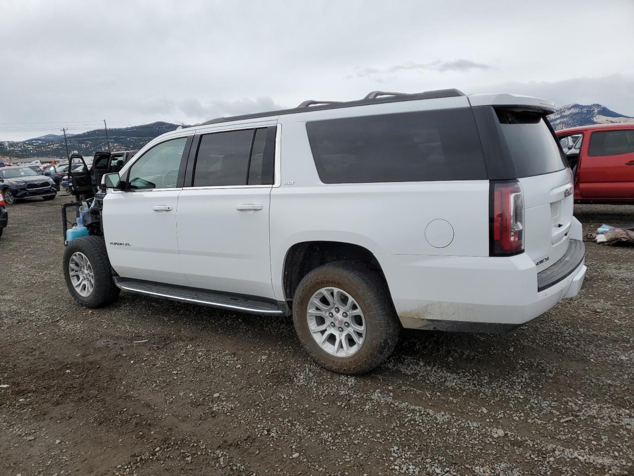 2018 GMC Yukon - Image 2