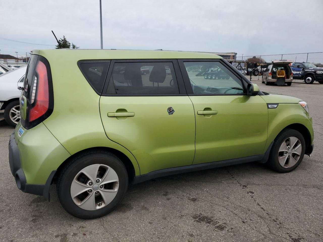 VIN KNDJN2A22F7776566 2015 KIA SOUL no.3