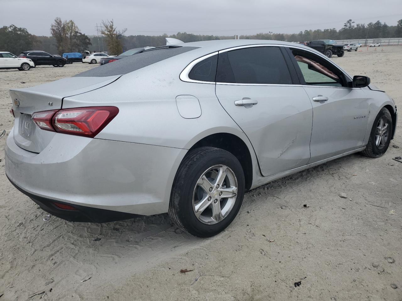 2022 Chevrolet Malibu - Image 3