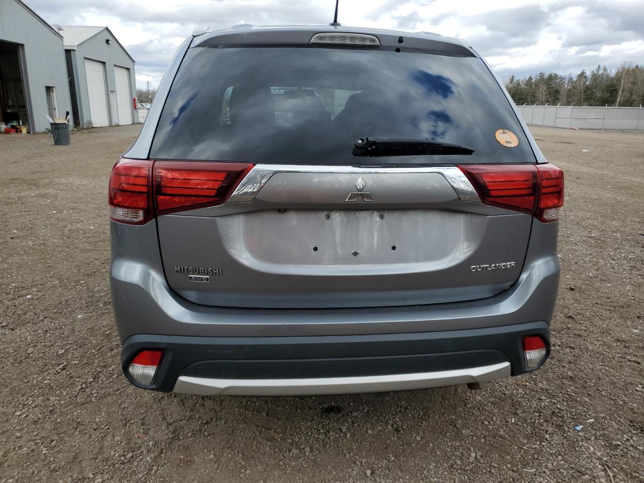 2016 Mitsubishi Outlander - Image 6