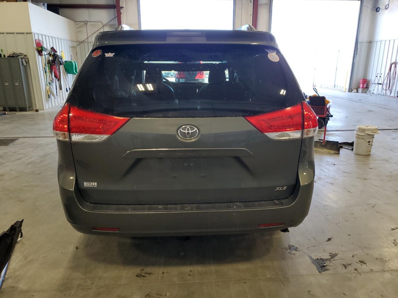 2011 Toyota Sienna - Image 6