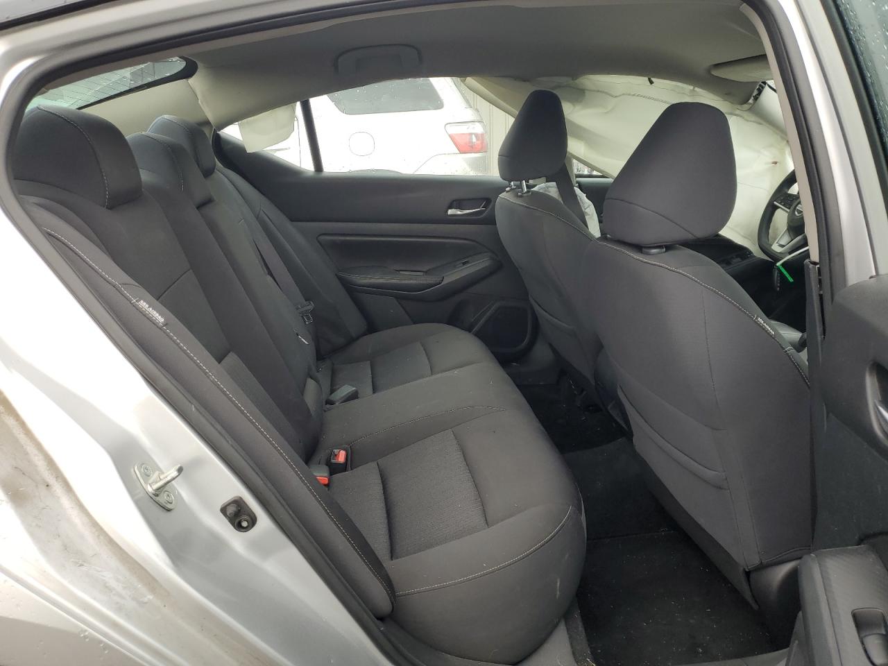 2019 Nissan Altima - Image 10