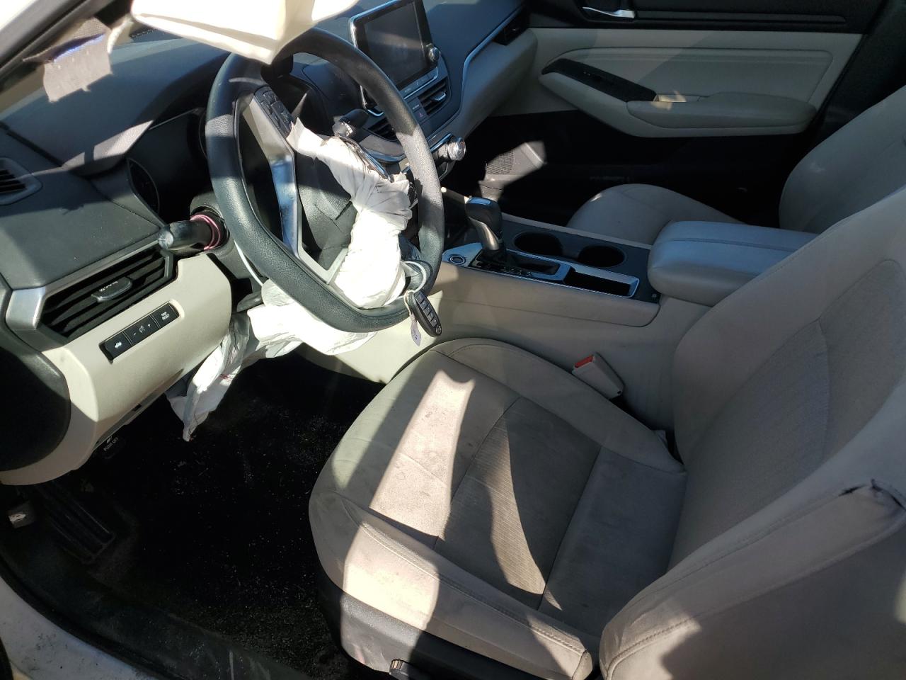 2019 Nissan Altima - Image 7