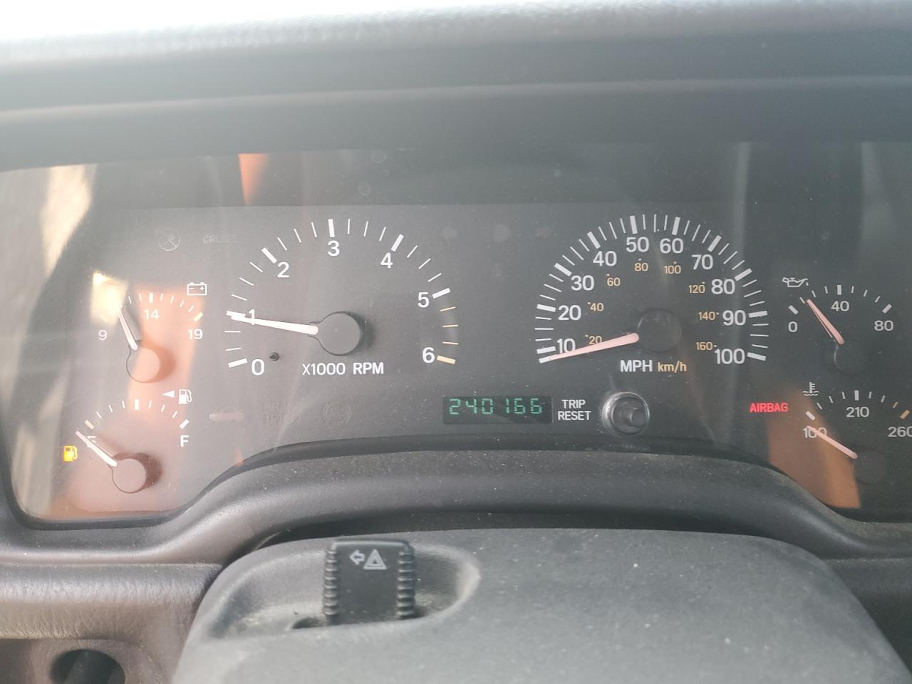 1999 Jeep Grand Cherokee - Image 9