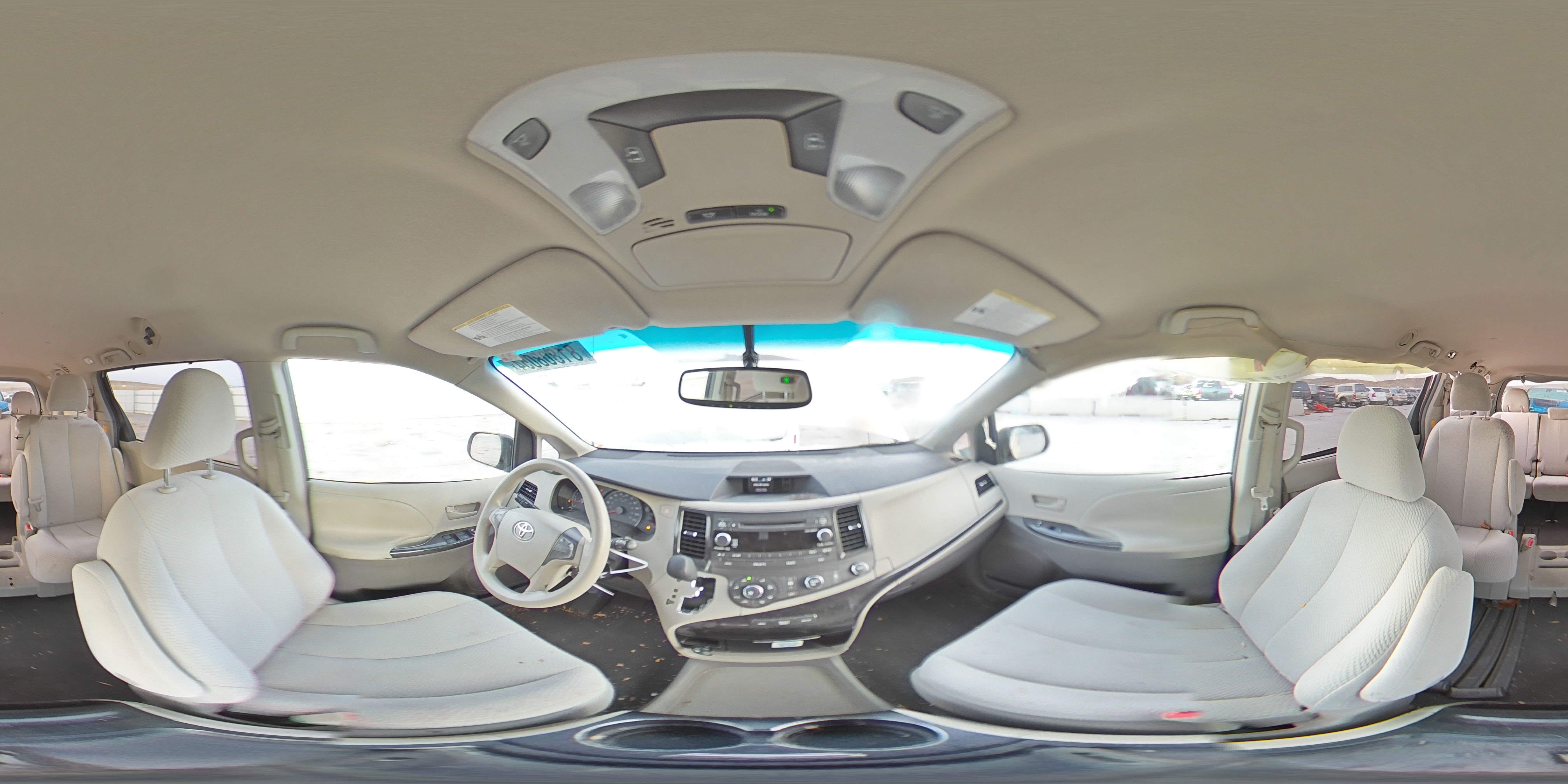 2011 Toyota Sienna - Image 13