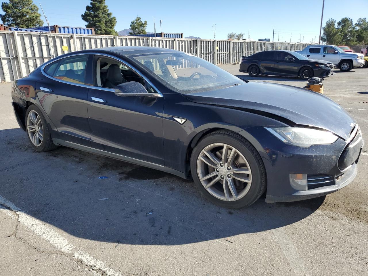 VIN 5YJSA1H17EFP41179 2014 TESLA MODEL S no.4