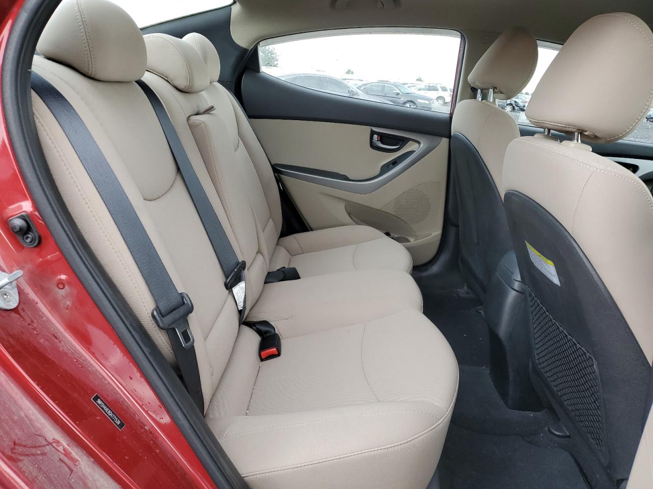 2016 Hyundai Elantra - Image 10