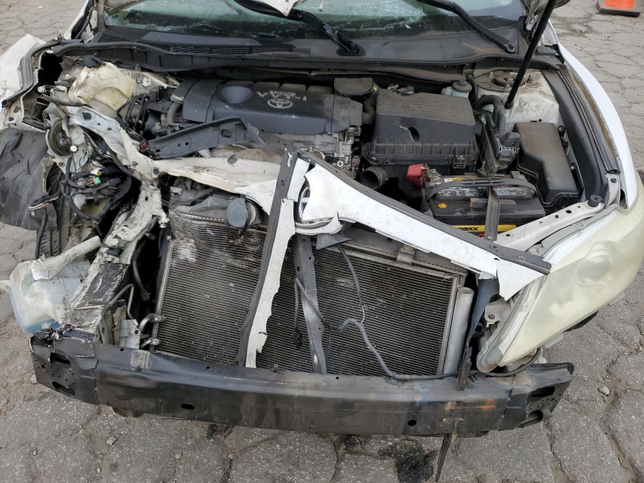2010 Toyota Camry - Image 11