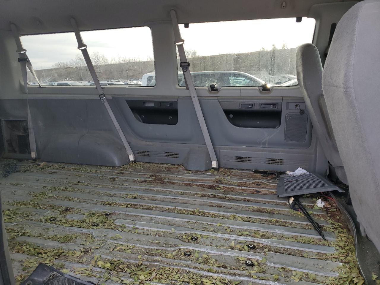 2006 Ford Econoline - Image 11