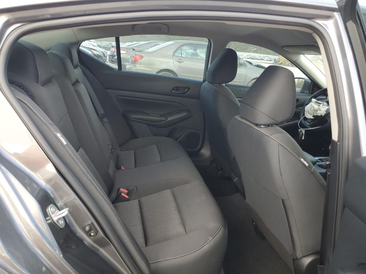 2024 Nissan Altima - Image 10
