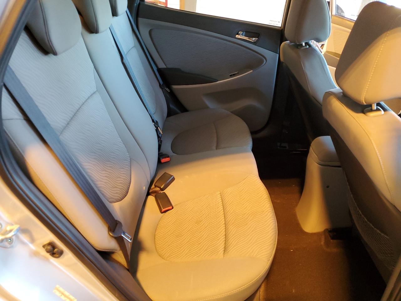 2014 Hyundai Accent - Image 10