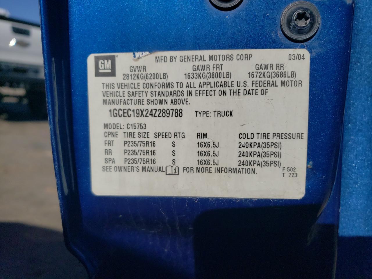 2004 Chevrolet Silverado - Image 12