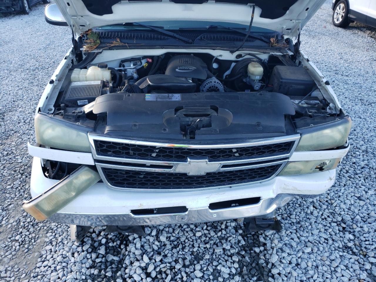 2006 Chevrolet Silverado - Image 11