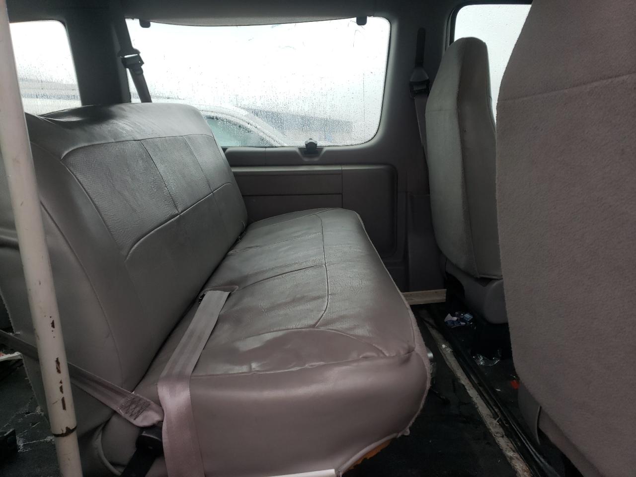 2000 Ford Econoline E350 Super Duty Wagon VIN: 1FBNE31L8YHA16529 Lot: 80628104