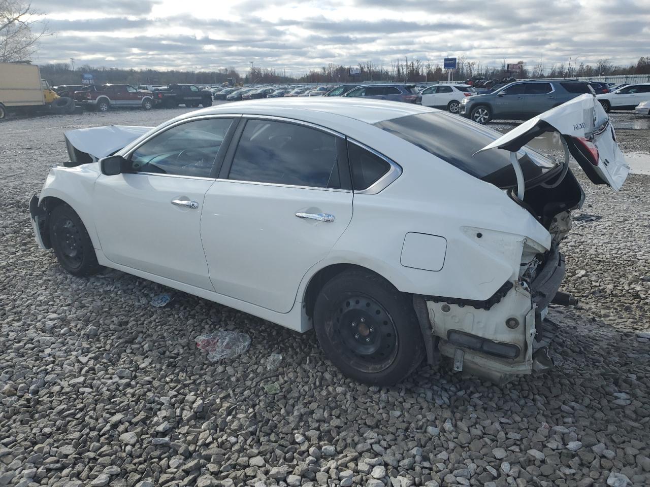 2016 Nissan Altima - Image 2