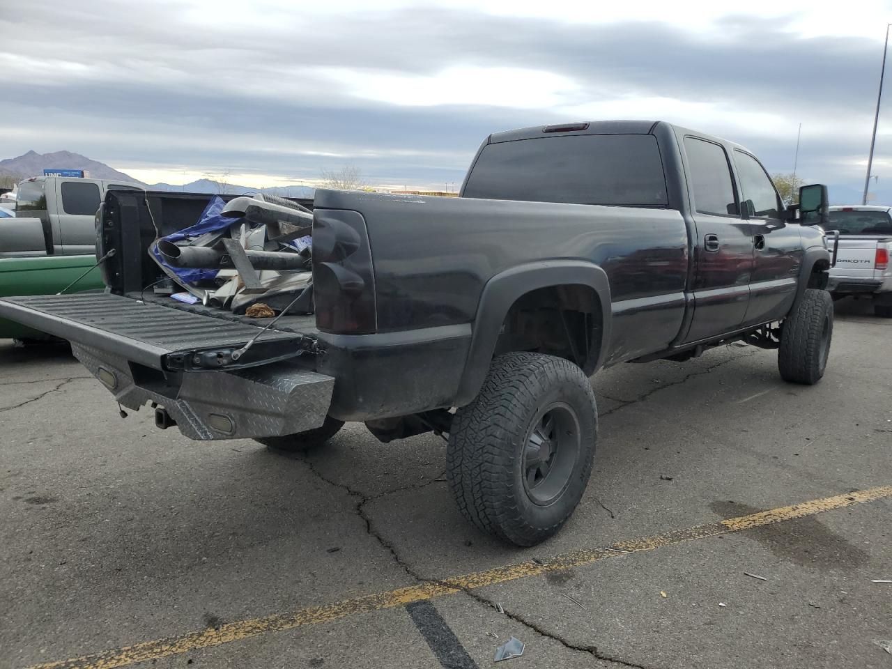2004 Chevrolet Silverado - Image 3