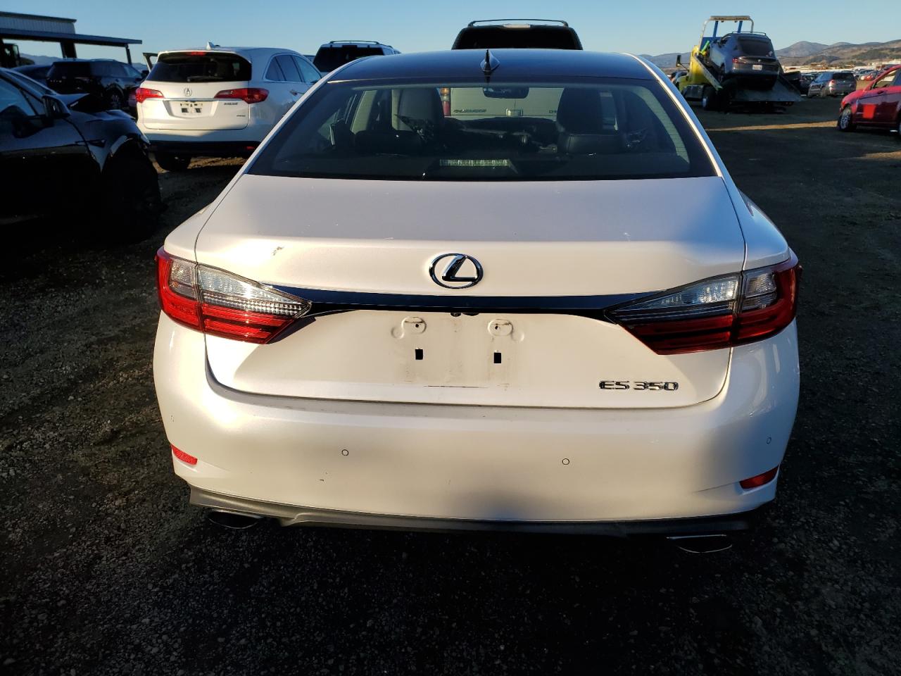2017 Lexus ES - Image 6