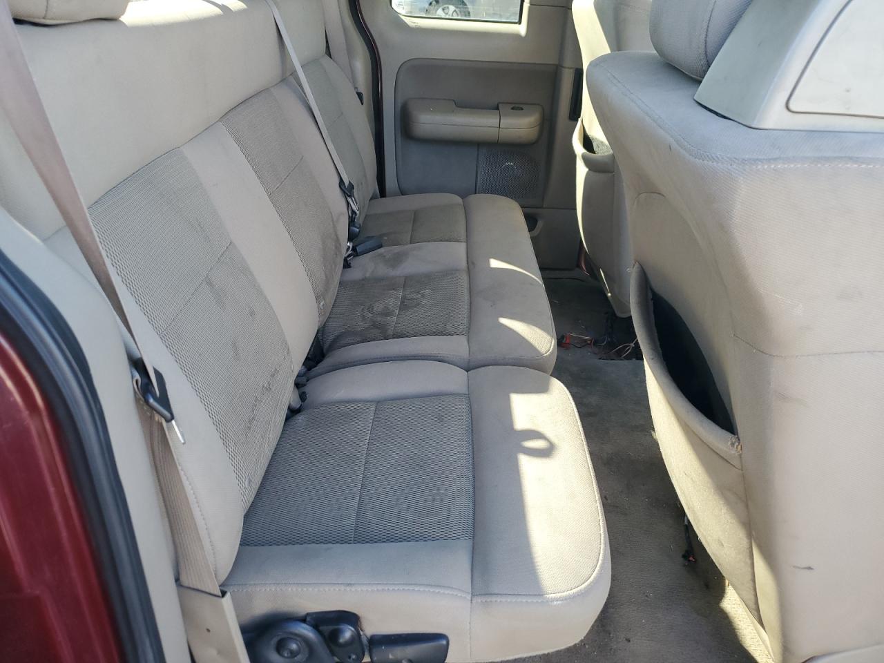 2004 Ford F150 VIN: 1FTRX12574KD09895 Lot: 54243125