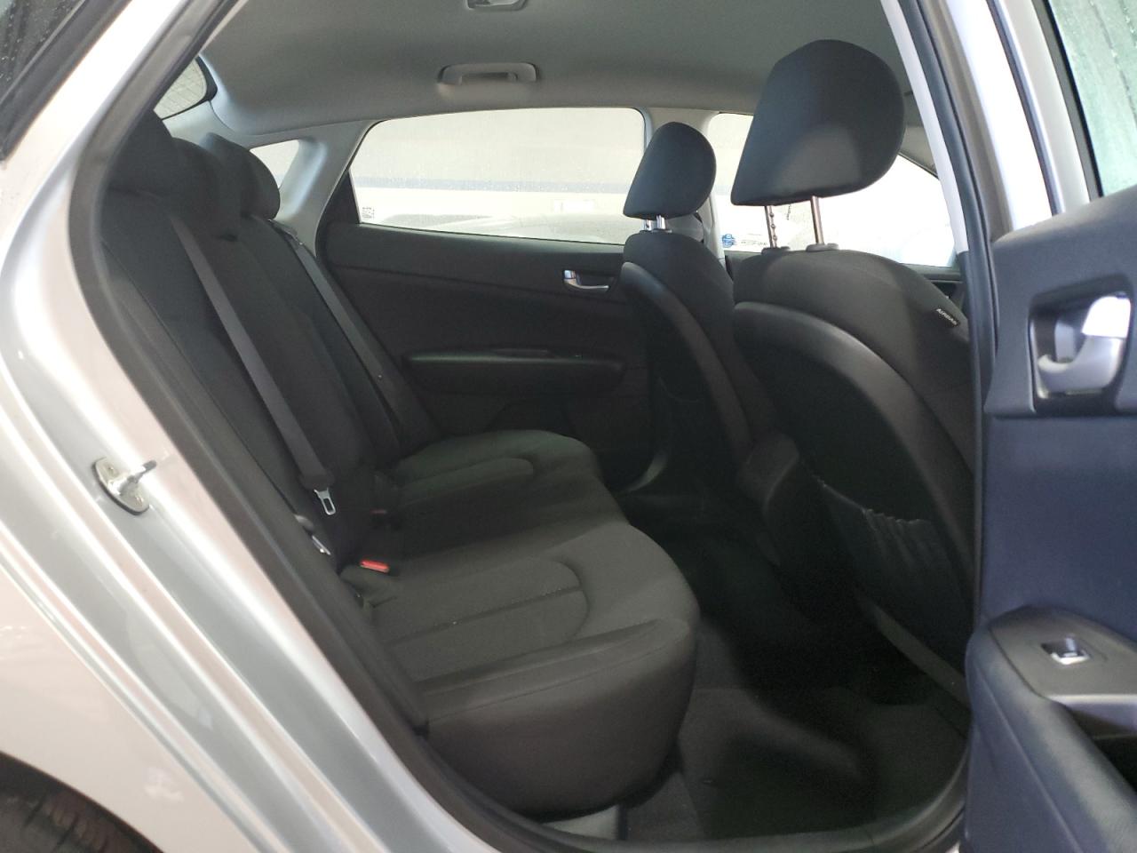 2017 Kia Optima - Image 10