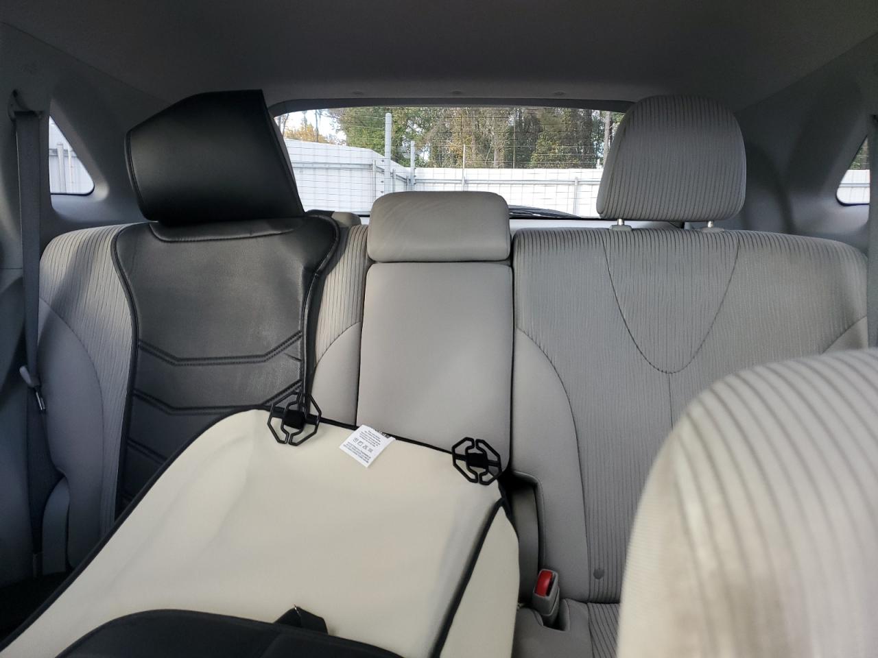 2014 Toyota Venza - Image 10