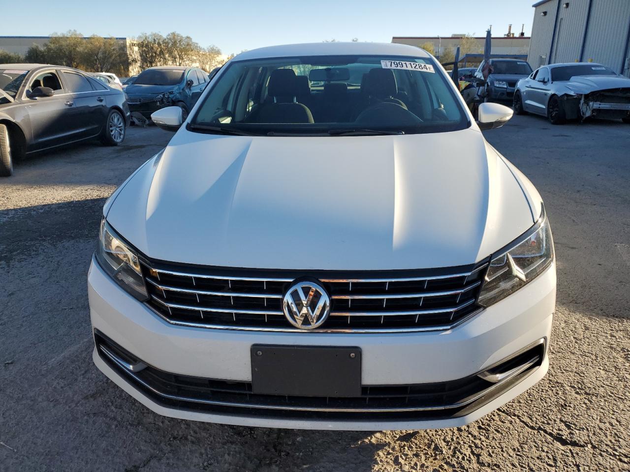 2016 Volkswagen Passat - Image 5