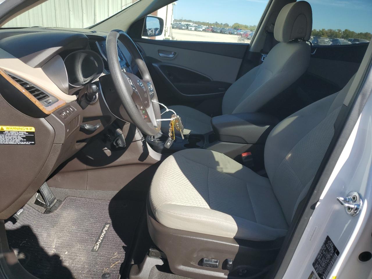 2016 Hyundai Santa Fe - Image 7