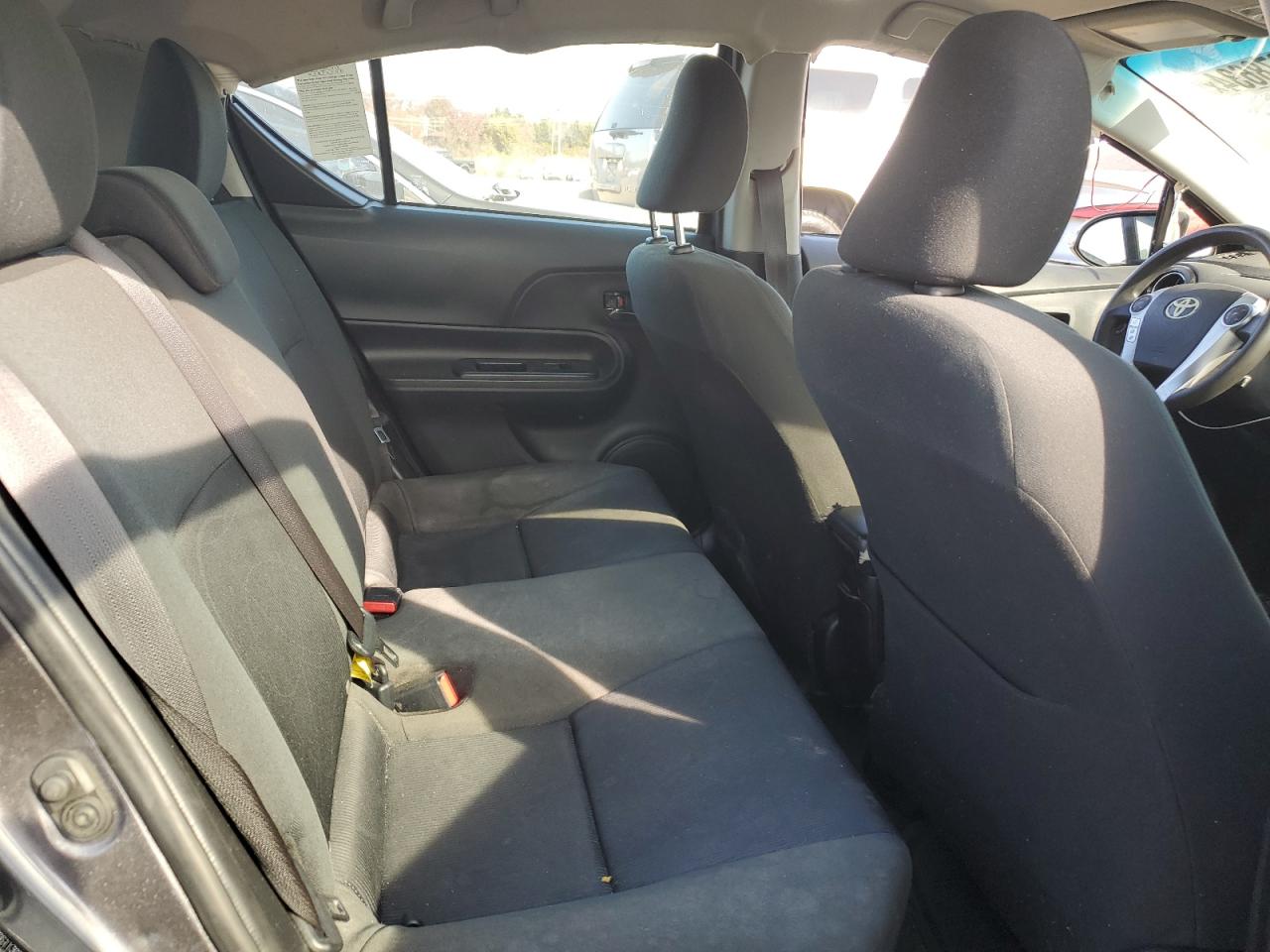 2016 Toyota Prius - Image 10
