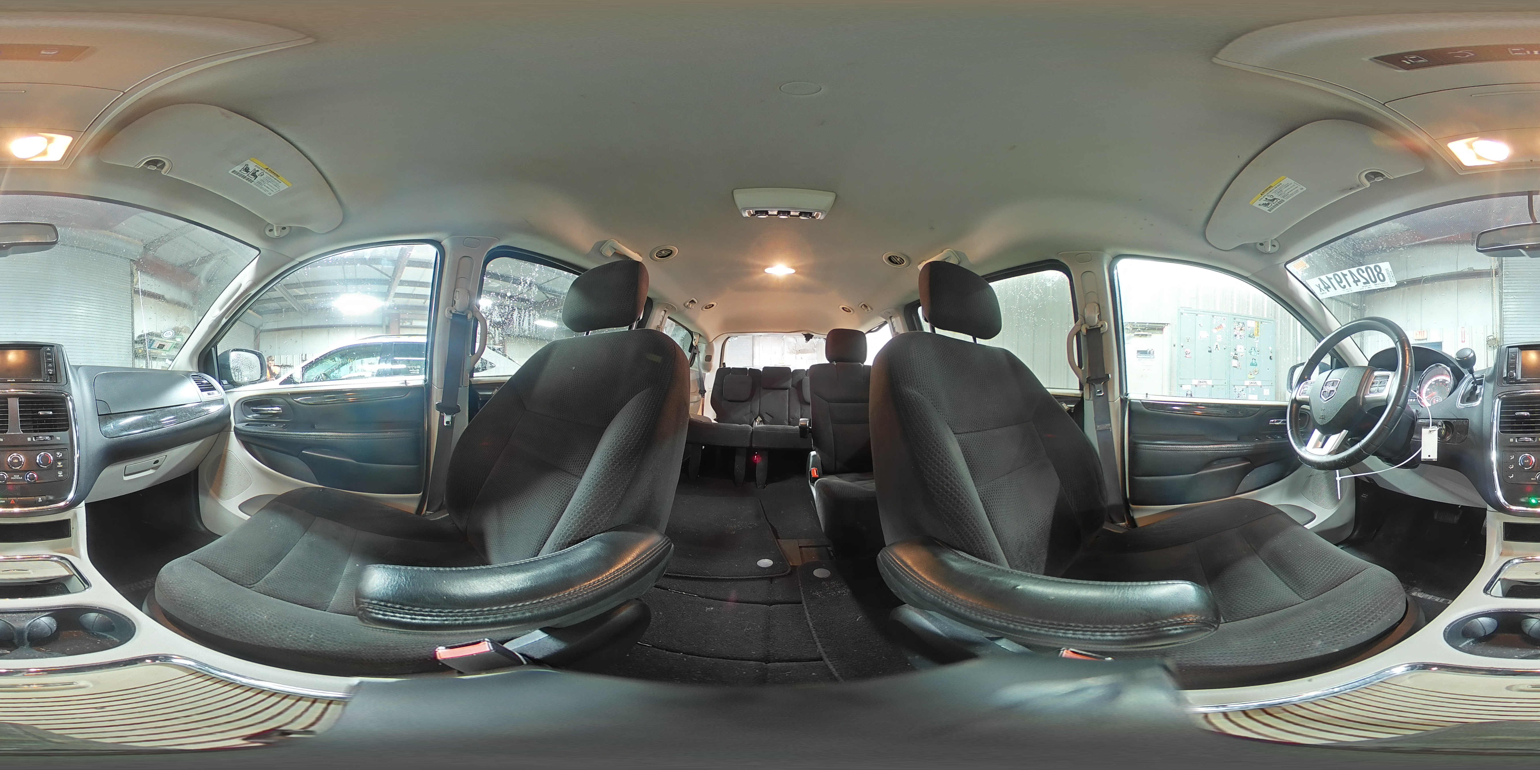 2015 Dodge Caravan - Image 14