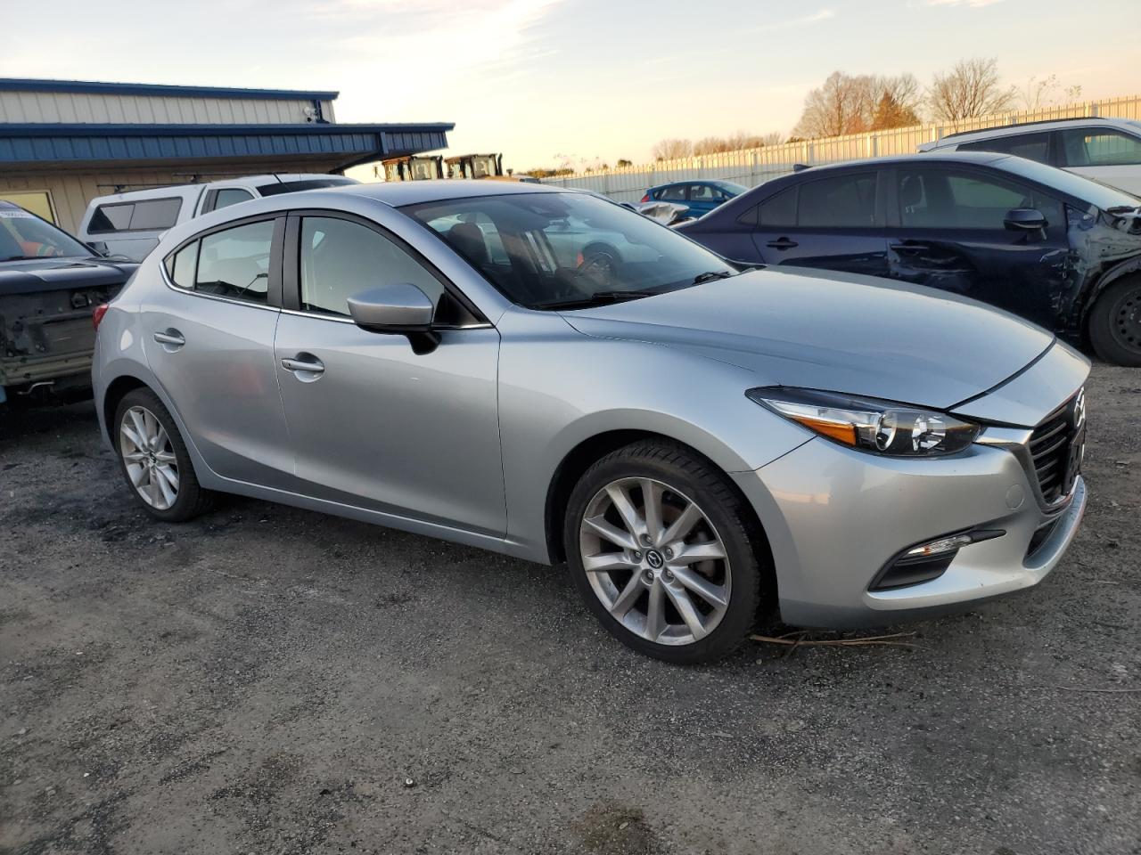 2017 Mazda 3 - Image 4