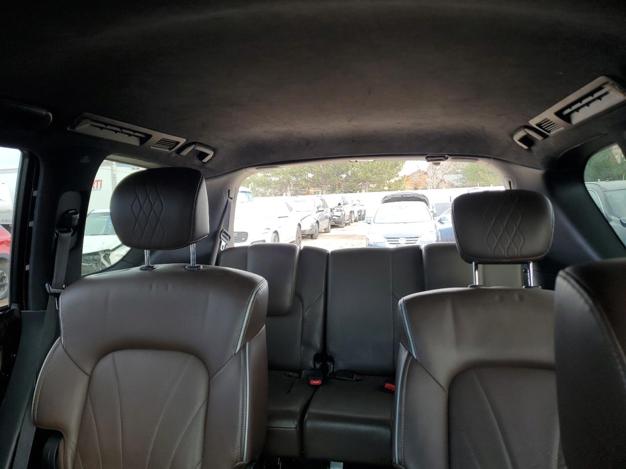2015 Infiniti QX80 - Image 10