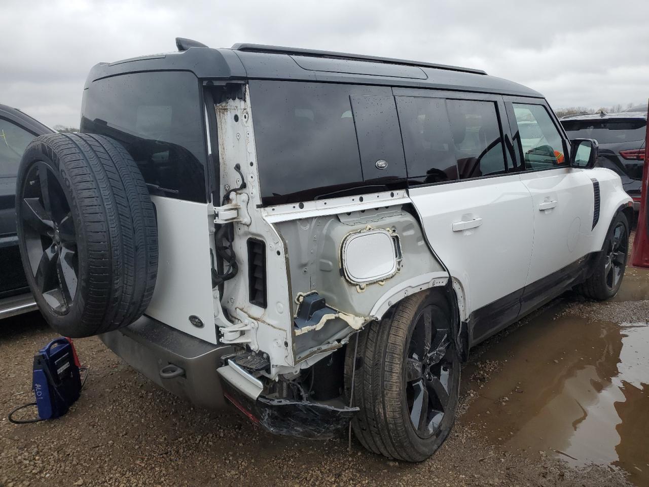2021 Land Rover Defender - Image 3