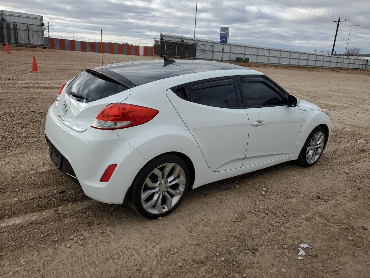 2013 Hyundai Veloster - Image 3