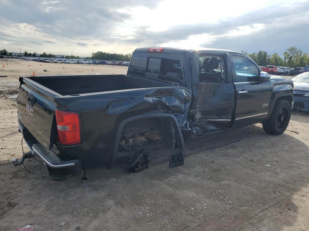 2015 GMC Sierra - Image 3
