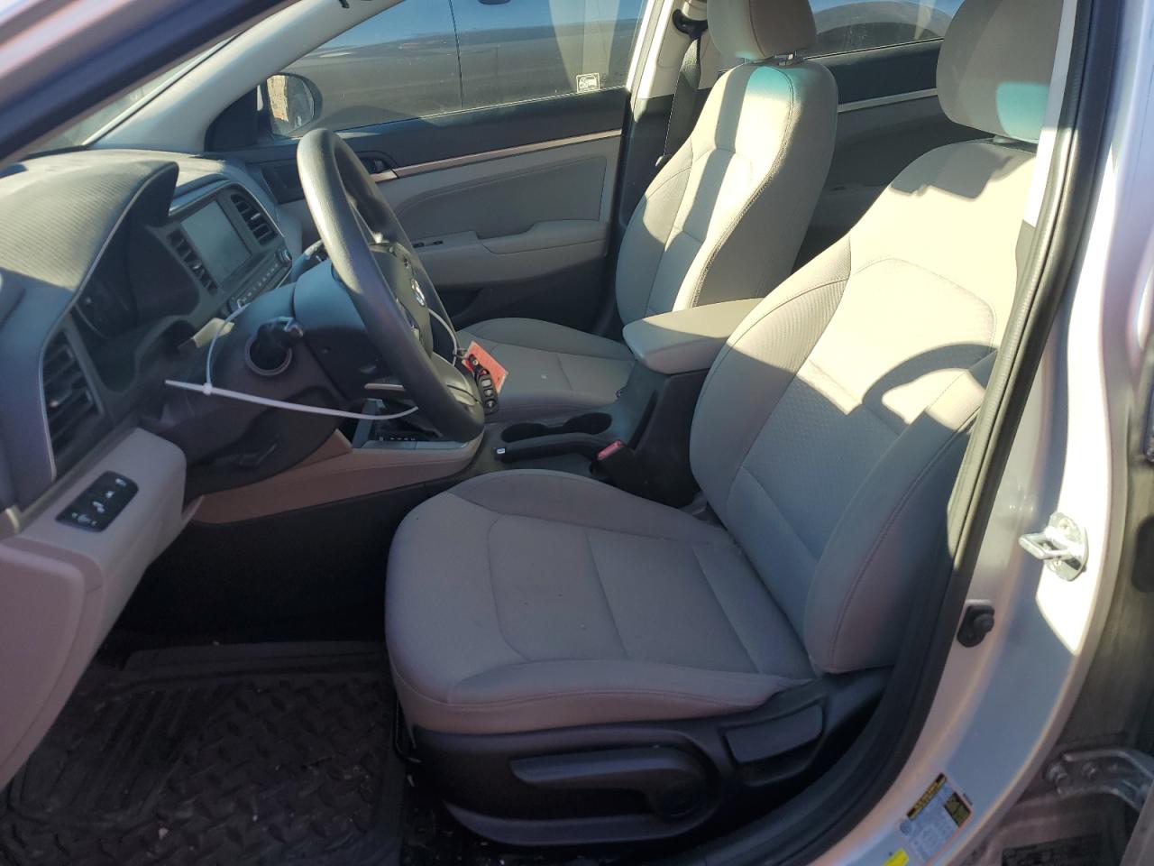 2020 Hyundai Elantra - Image 7