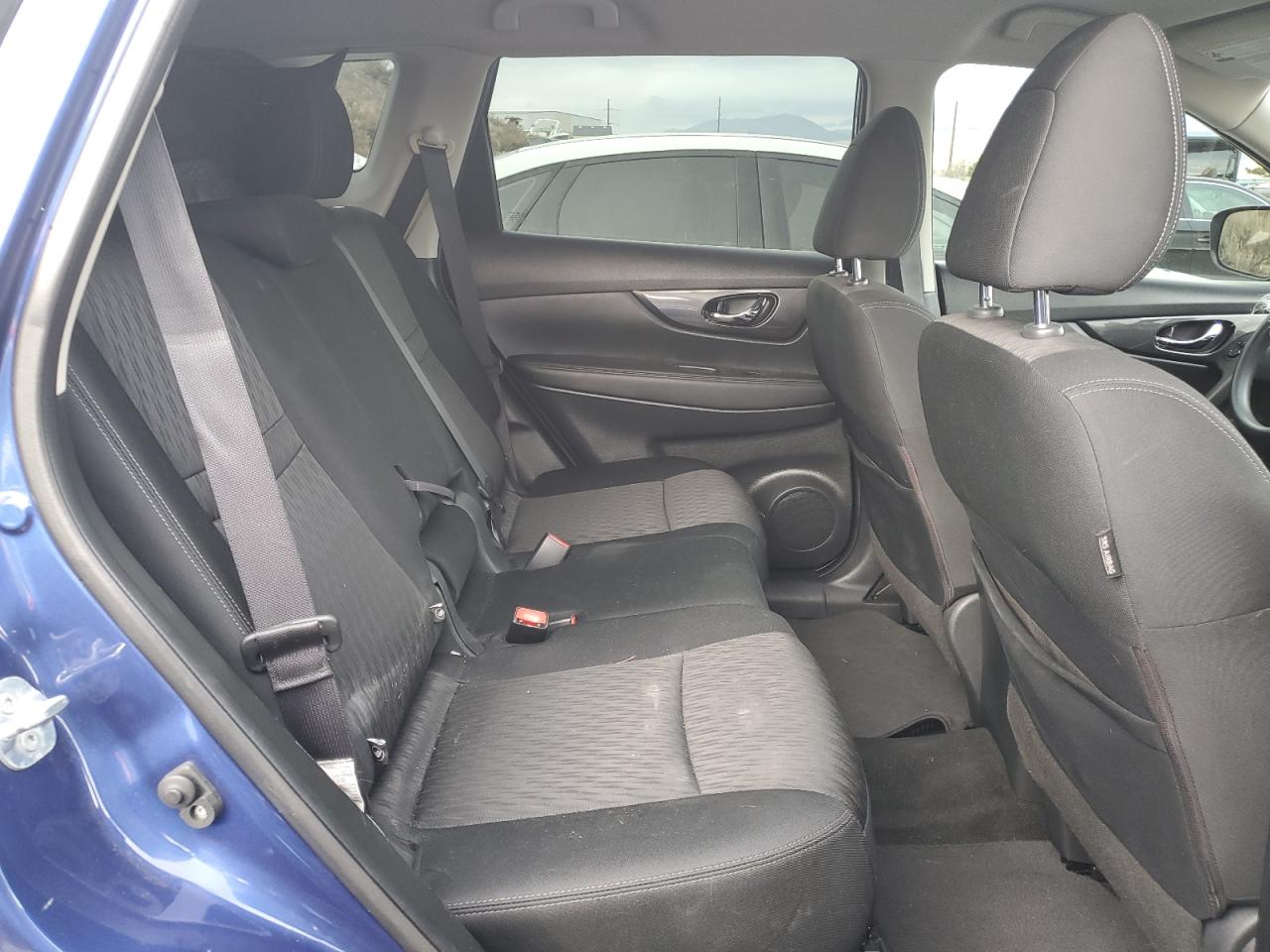 2017 Nissan Rogue - Image 10