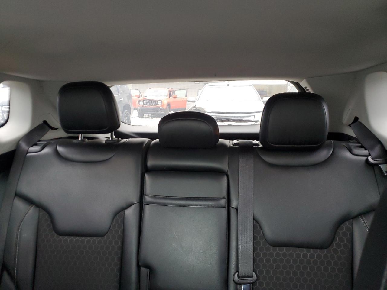 2018 Jeep Compass - Image 10