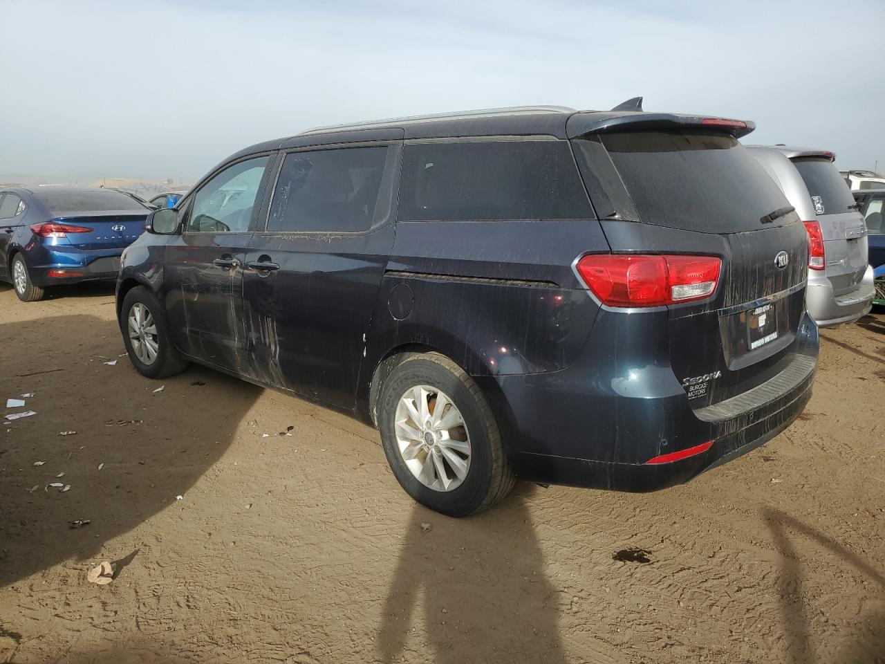 2016 Kia Sedona - Image 2