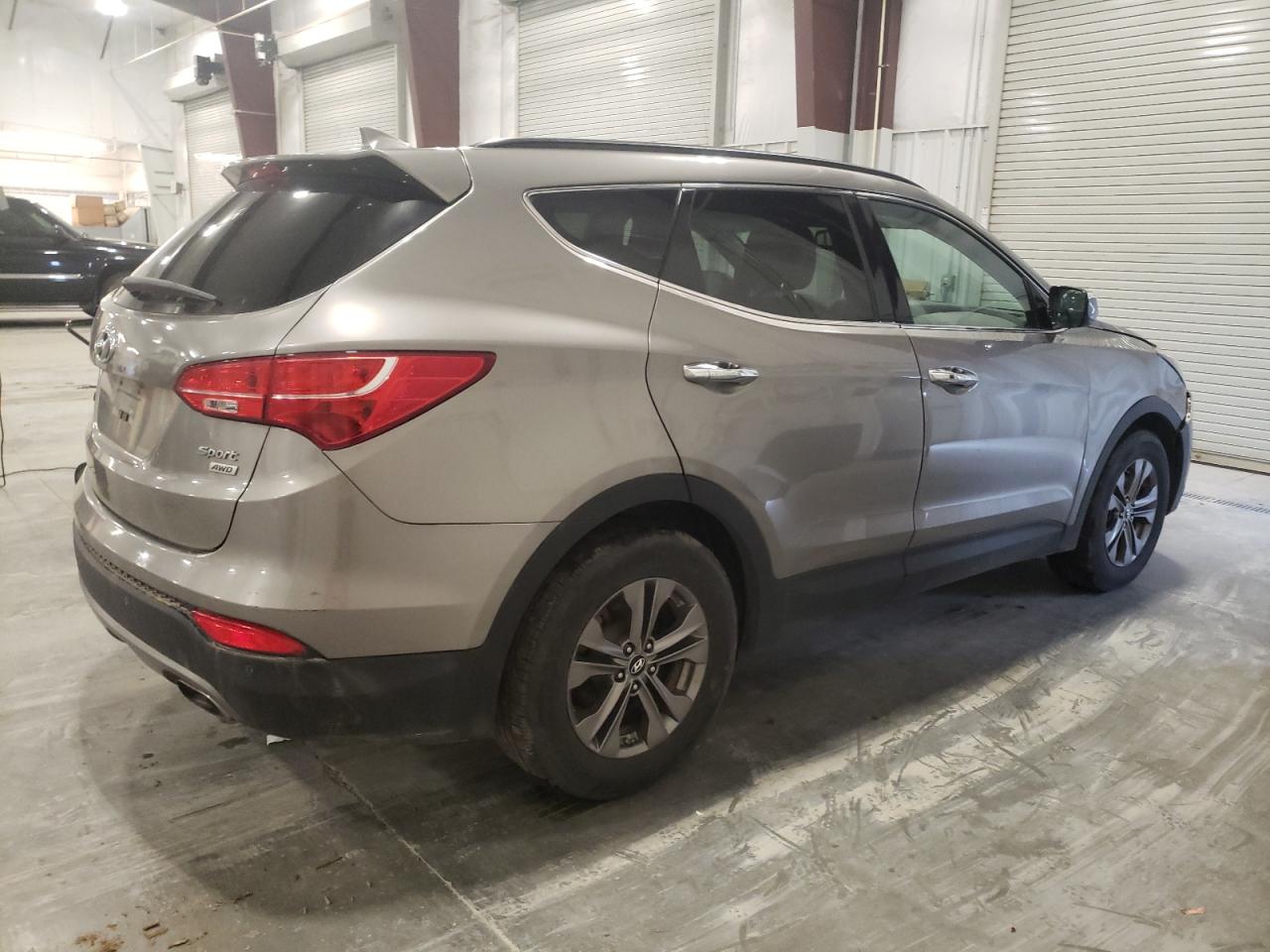2015 Hyundai Santa Fe - Image 3