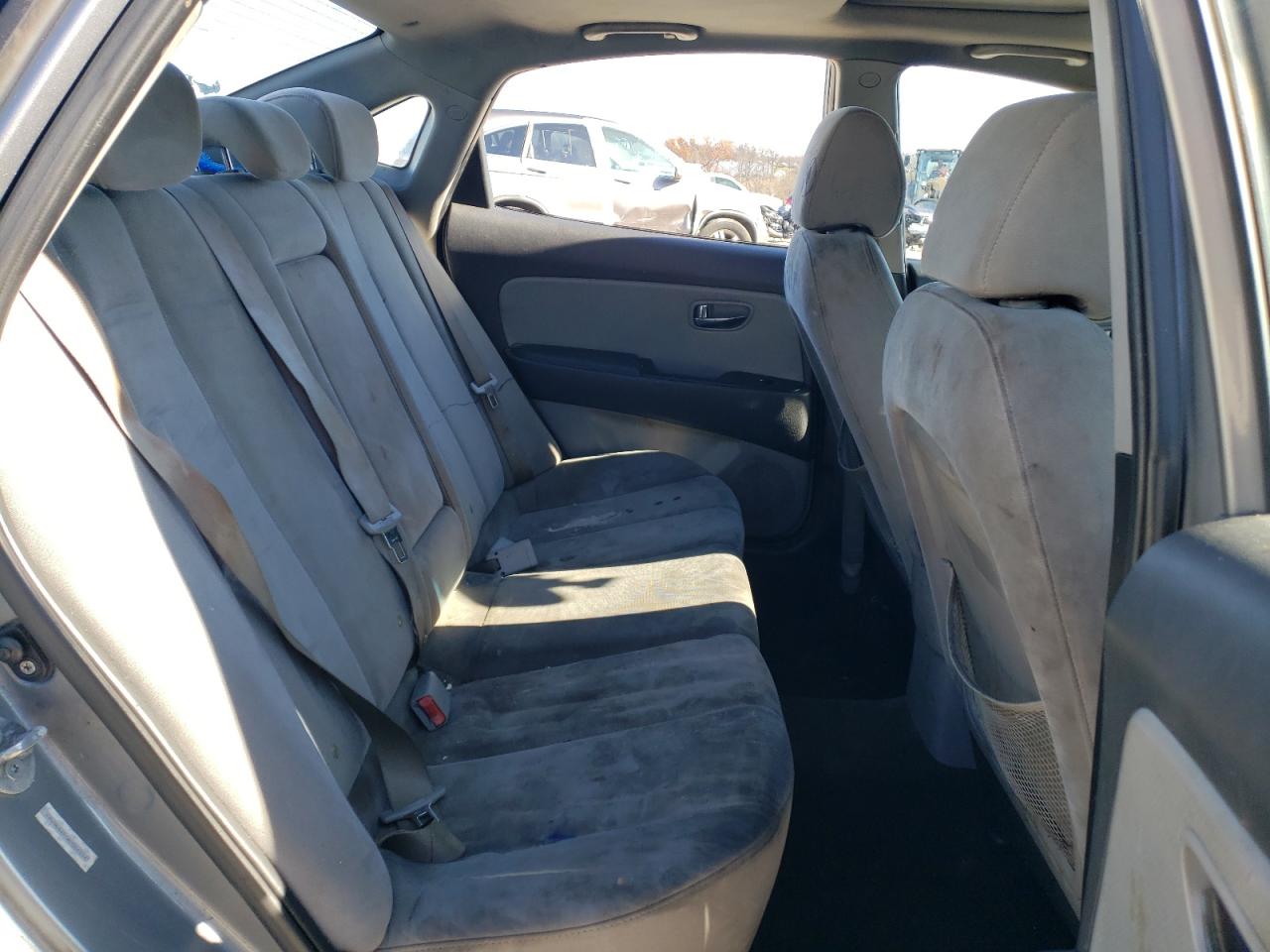 2010 Hyundai Elantra - Image 10