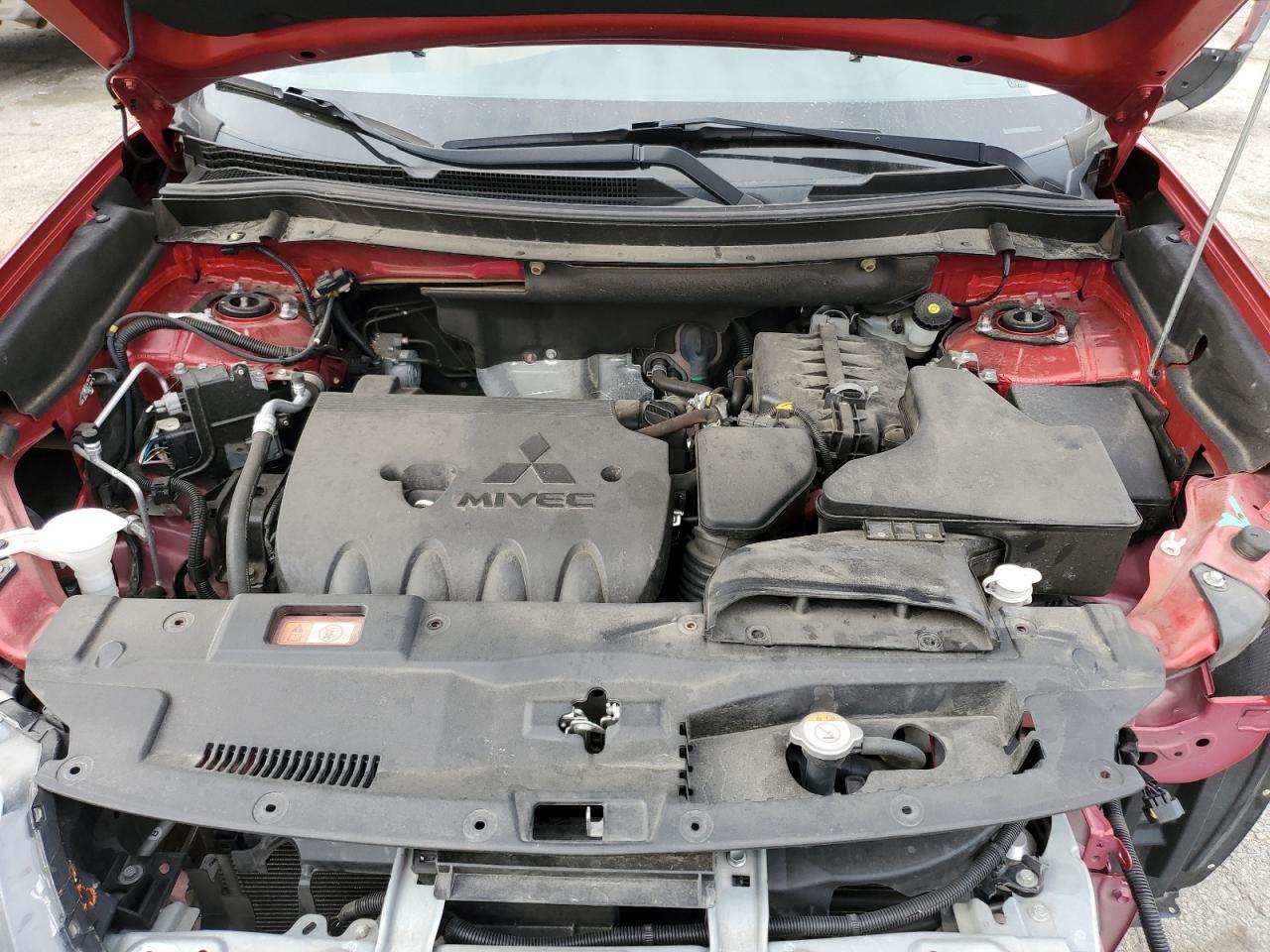 2018 Mitsubishi Outlander - Image 12